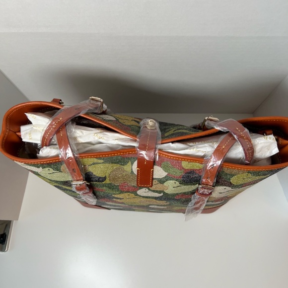 Dooney & Bourke | The Robertson Collection Dover Tote - Picture 3 of 3